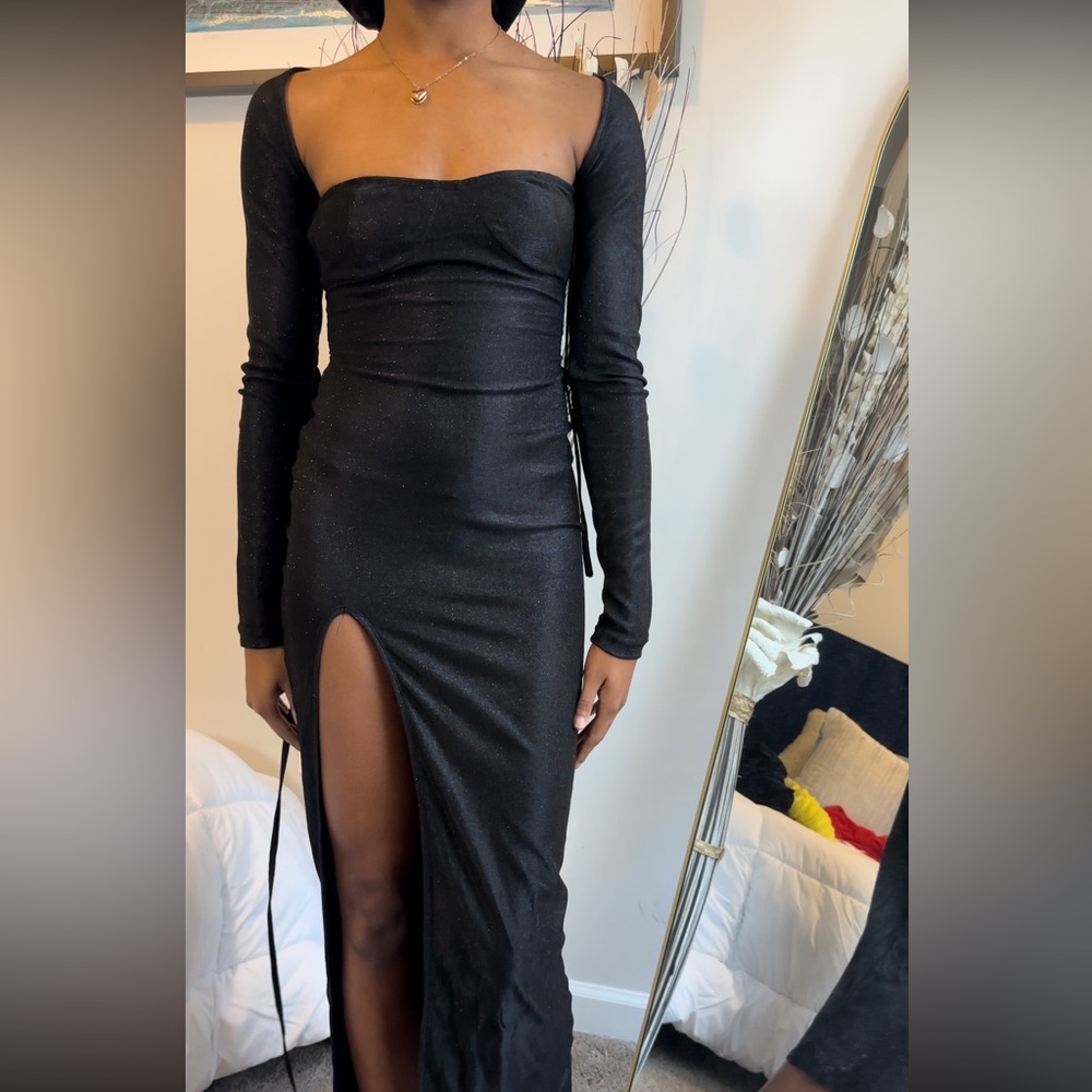 Elegant Black Long Sleeve Dress with Slit